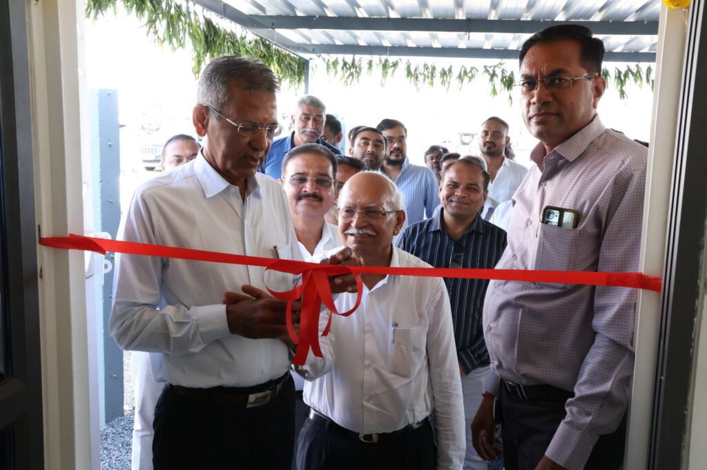 Rajkot: ધારાસભ્ય રમેશ ટીલાળાના હસ્તે પશાંતિવન પાર્ક ખાતે RCC રોડનું ભવ્ય ખાતમુહૂર્ત