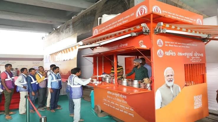 Morbi: ત્રાજપર ચોકડી ખાતે રાજ્યમંત્રીના વરદ હસ્તે શ્રમિક અન્નપૂર્ણા યોજના કેન્દ્રનું લોકાર્પણ