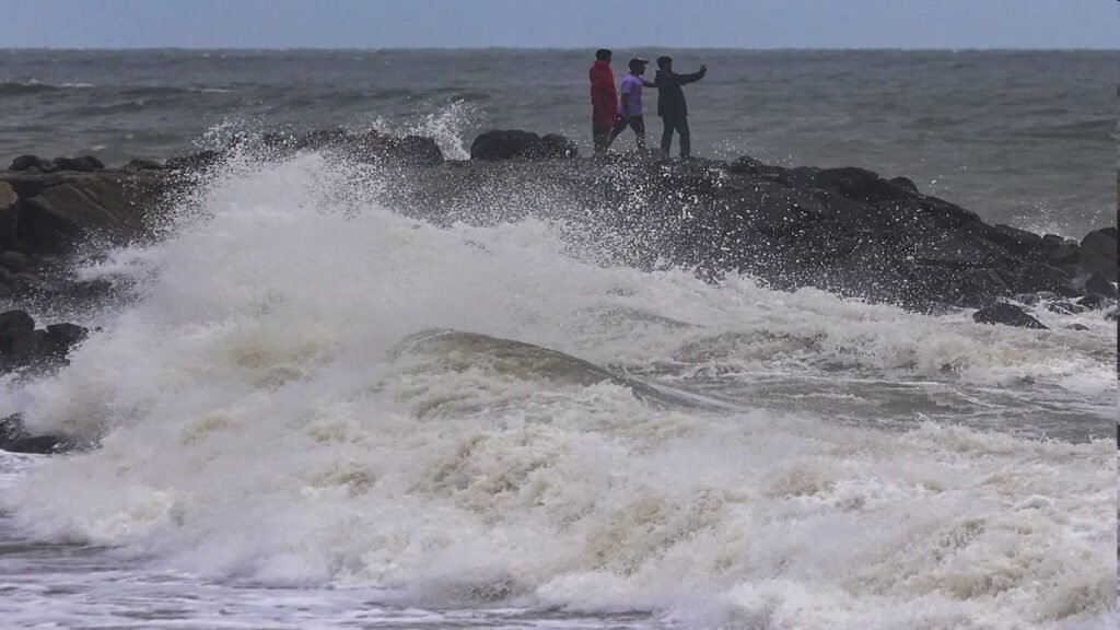 Cyclone Arnabને કારણે ઉત્તર પ્રદેશમાં તોફાન અને વરસાદની ચેતવણી જારી