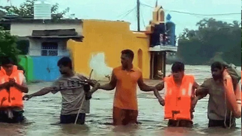 Cyclone Arnab તબાહી મચાવીઃ ઓડિશાના ગંજમમાં ૩૦૦ ગામોમાં પાણી ભરાયા; આંધ્રપ્રદેશે રાહત કાર્ય ઝડપી બનાવવાના આદેશ આપ્યા