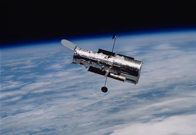 નાસાના Hubble Space Telescope ૩૬ વર્ષમાં પૃથ્વીની બે લાખ પ્રદક્ષિણા કરી