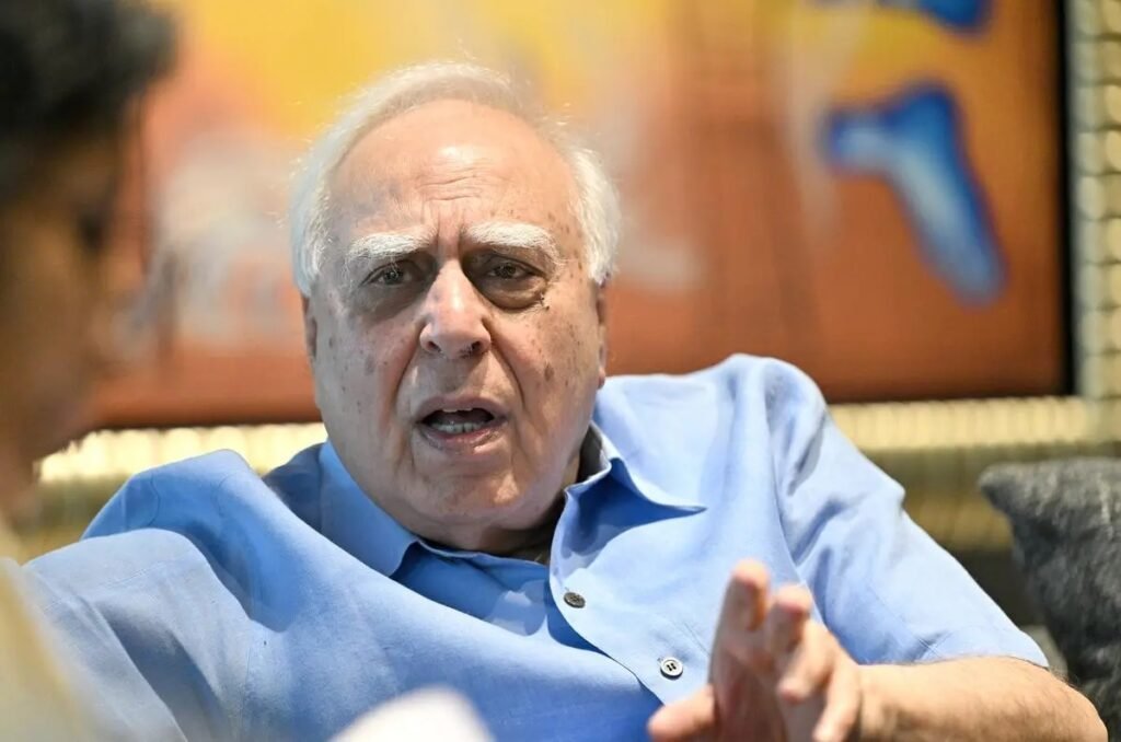 રાજ્યસભાના સાંસદ Kapil Sibal જંતર-મંતરને વિરોધ સ્થળ તરીકેની માન્યતા રદ કરવા બદલ મોદી સરકારની ટીકા કરી
